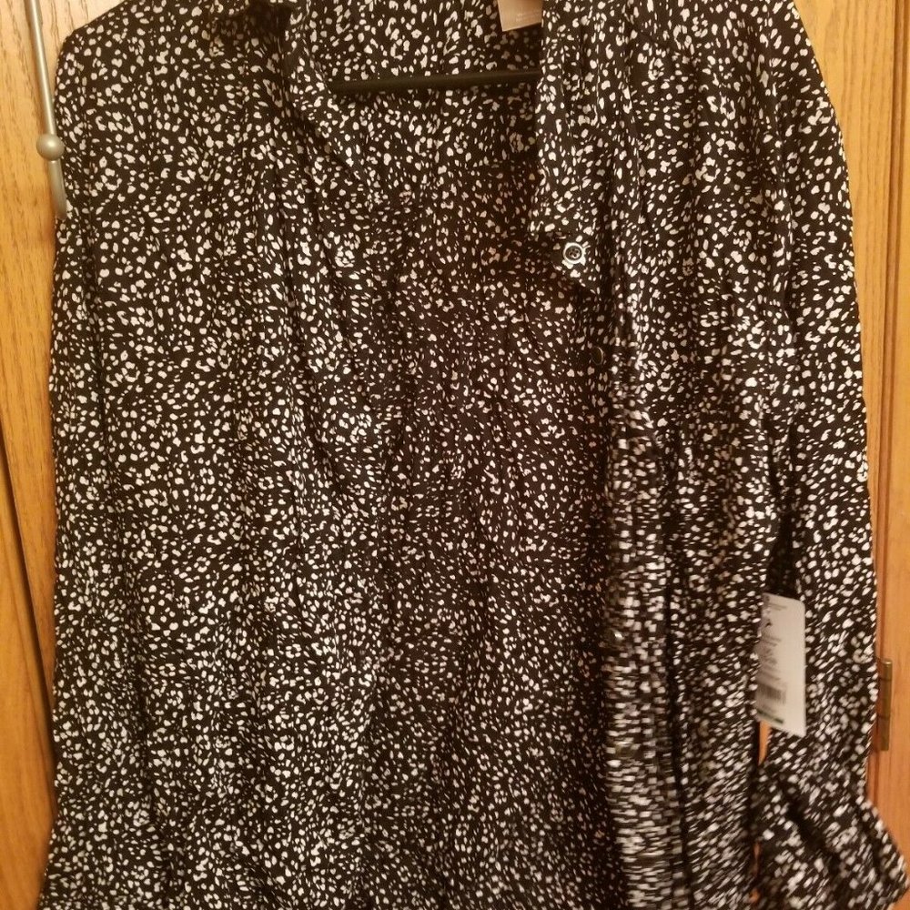 White Stag black/white long sleeve women's top (large) (button down)